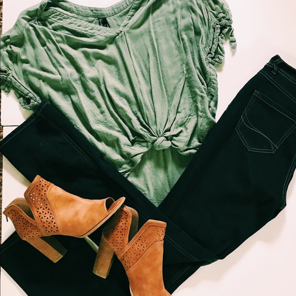 Maurice’s -Olive Green- XL